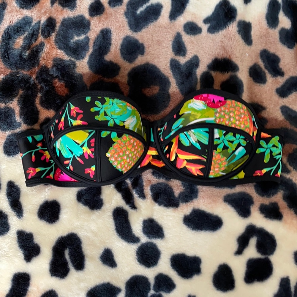 Body Glove tropical print bikini top